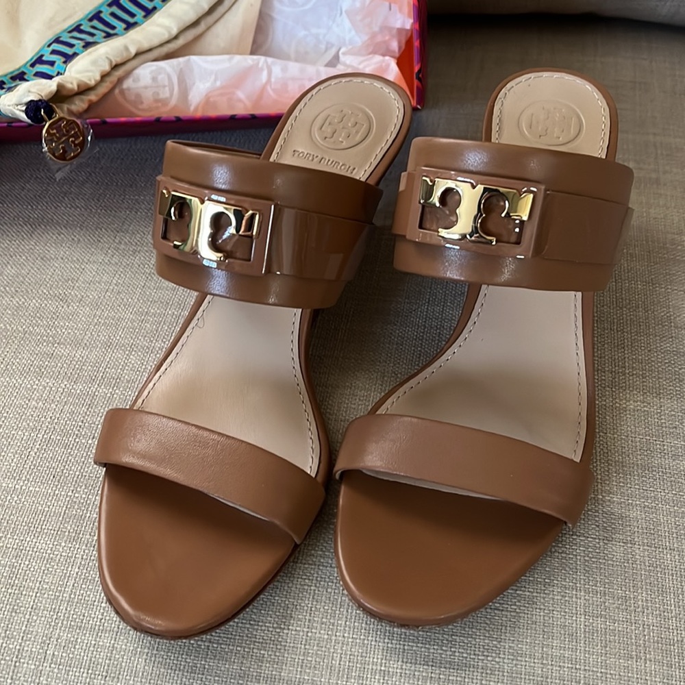 Tory Burch Gigi 65mm Wedge Sandal Calf Leather/ Patent Leather